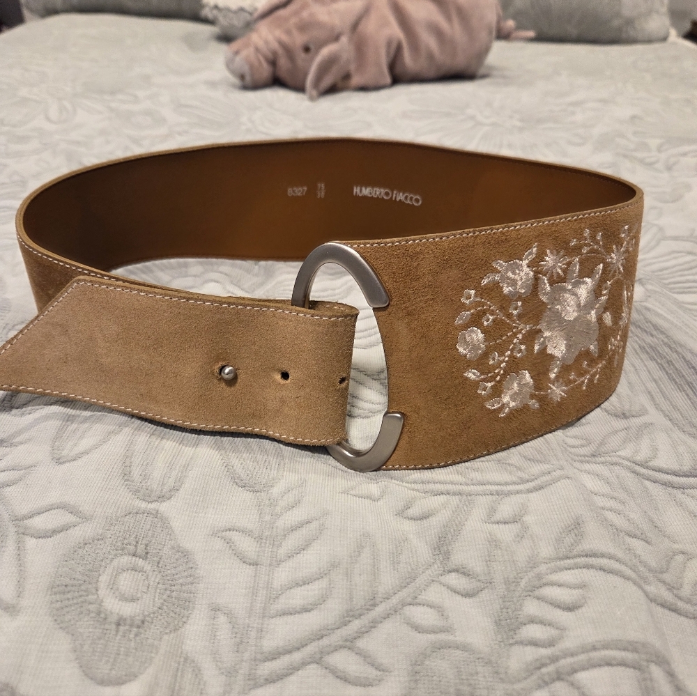Vintage Humberto Fiacco Womens Floral Embroidered Suede Belt Size Small - Picture 2 of 9